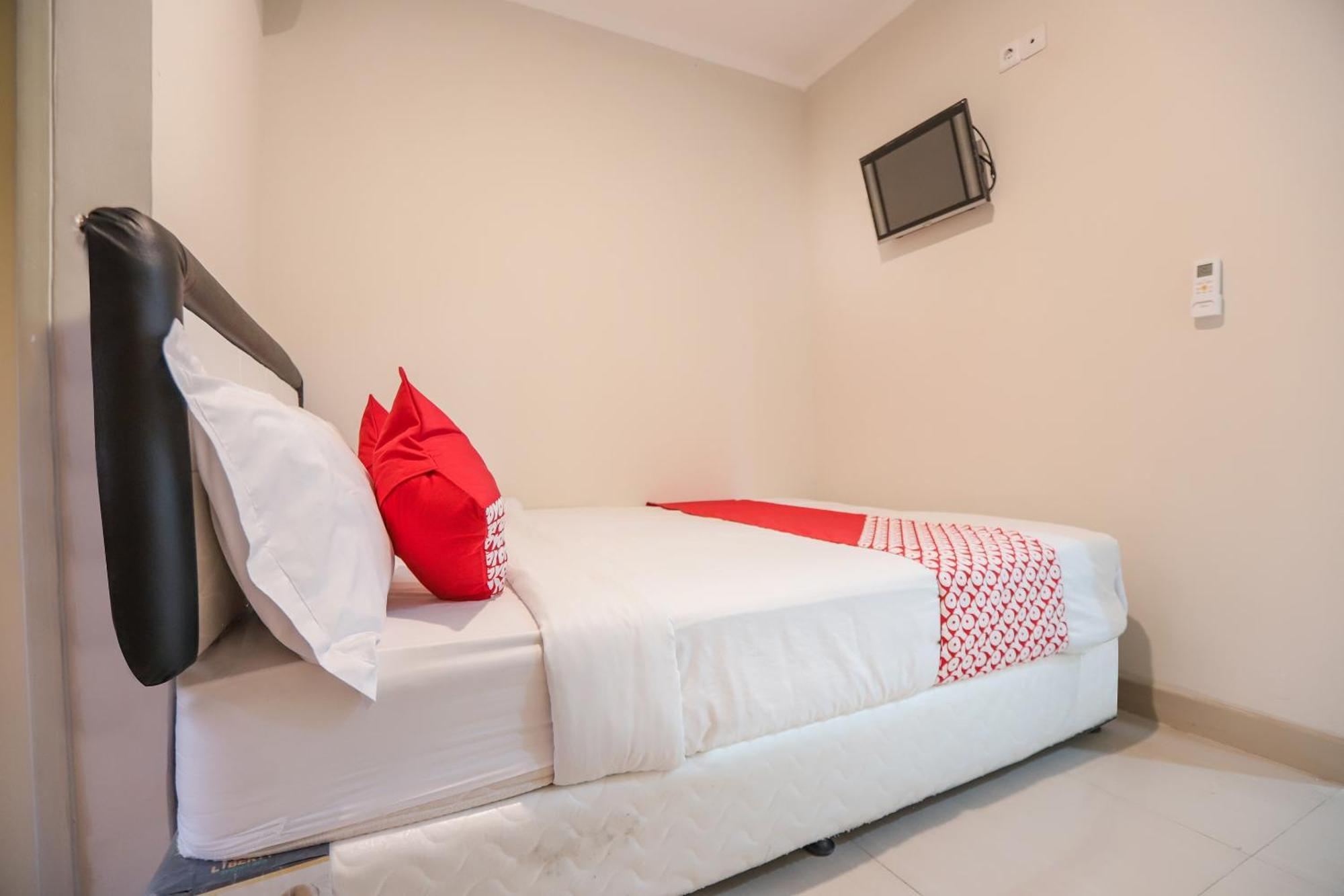 Oyo 387 Alfa Guest House Tegal  Eksteriør bilde