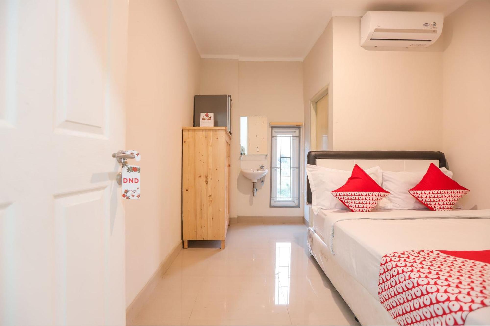 Oyo 387 Alfa Guest House Tegal  Eksteriør bilde